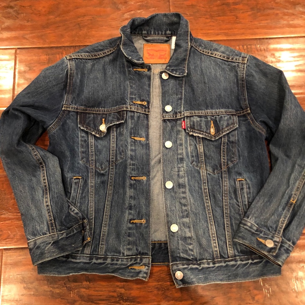 Levi’s Jean Jacket size s